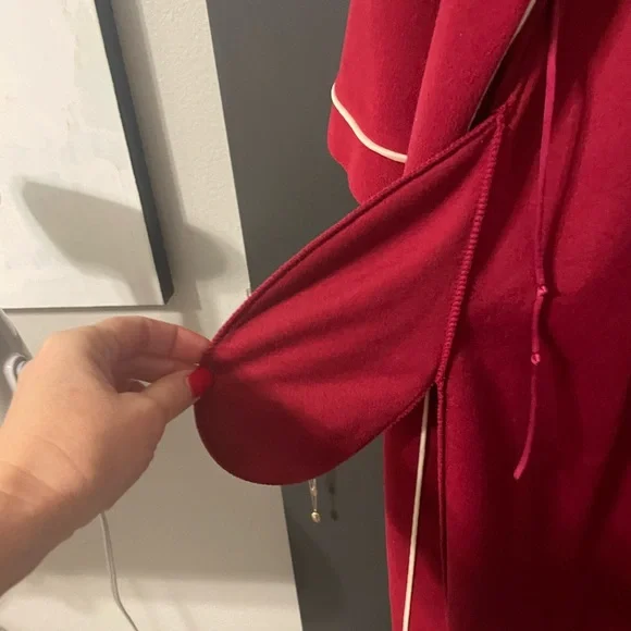 Vanity Fair vintage Berry Red & Cream Velour Robe with Piping - Picture 6 of 9